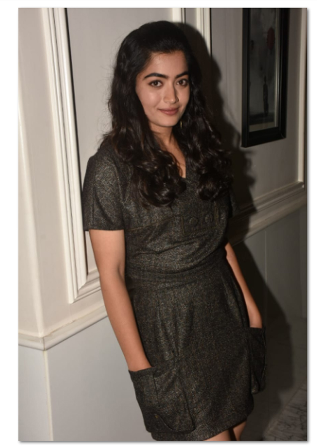 RealFirstBuzz's tweet photo. Dear Comrade Special Screening in Mumbai Photos
#dearcomradescreening #Rashmika #VijayDevarakonda #GavvaMedia https://t.co/nwUTBo7Tkk - Team FirstBuzz #RealFirstBuzz #FirstBuzz #Bollywood #Actress #Hot #Celebs #BollywoodActress