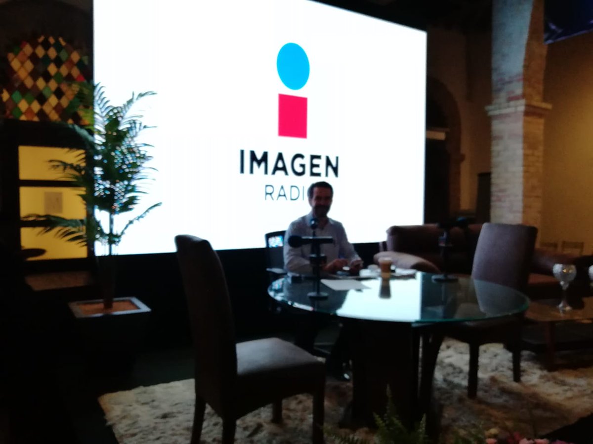 Imagen_Mx's tweet photo. #ALAIRE Primera Emisión con @beltrandelrio desde Torreón, Coahuila, en el marco del Road Show Imagen Laguna 2019. https://t.co/nNBDqPA2KG