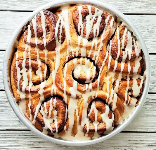 It's fall enough, here's one of my faves: Chai Cinnamon Rolls with a Sweetened Condensed Milk Glaze. I love pumpkin spice, but let's make chai the thing this year! leelscooks.com/2018/10/02/cha… #recipe #food #foodies