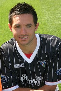 ReidoMemorial's tweet photo. We would like to announce that ex @officialdafc player Gary Mason has said he will be along tonight help the boys out. We would like to thank Scott Thomson &amp; Gary Mason for coming along and helping the boys out. We know Calum would love this⚽️🧡. https://t.co/3BPD3x9xXm