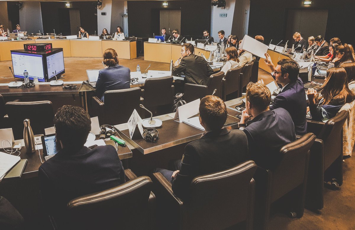 ModeleuParis's tweet photo. Challenge: Caption #MEUP2019 in one sentence.
The european youth leading decision-taking processes 🌏🇫🇷🇪🇺#FutureforEU #FutureforEU #Assembléenationale #France #Paris #makeyourvoiceheard https://t.co/oOPxeGr2vR