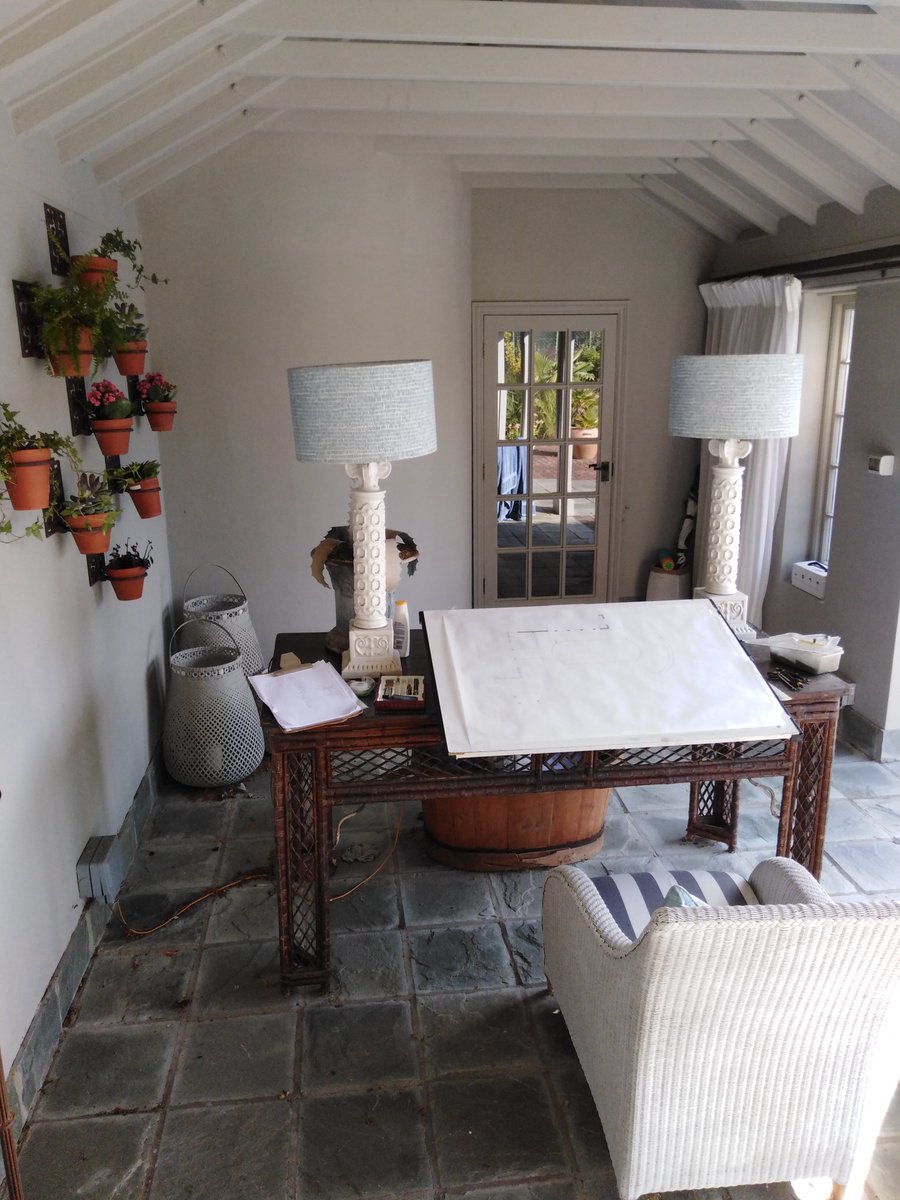 New location for my 1-2-1 office today in a rather luxurious loggia by a swimming pool. #locationlocationlocation #sunshine #quickswim