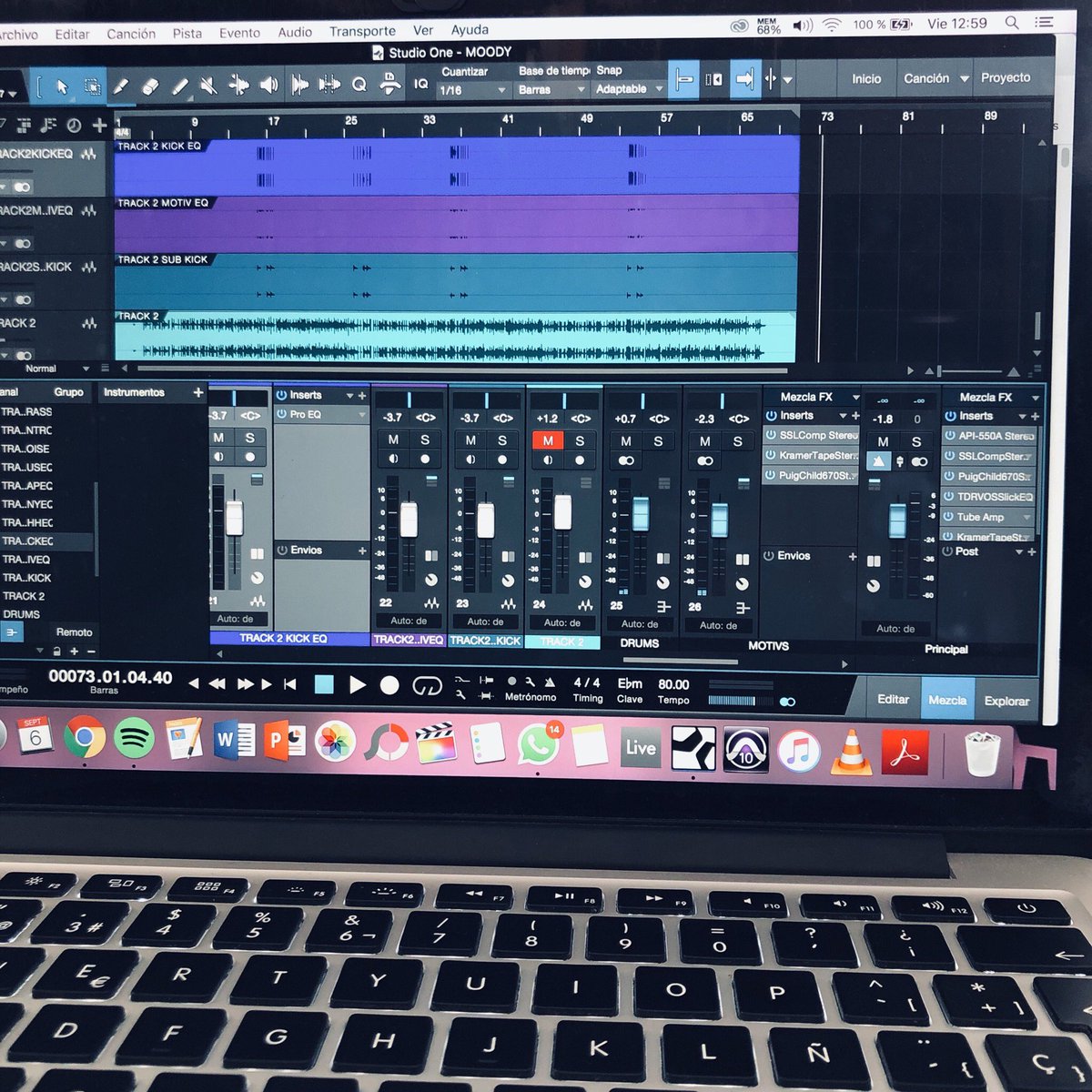 _abmusic_'s tweet photo. Working on a beat 🎶🎛🎚🎧
.
.
.
#musicproducer #makingbeats #beatmaking #instrumental #productormusical #produccionmusical #compositor #songwriter #moody #musicmixing #mastering https://t.co/9qpPgeZAUH