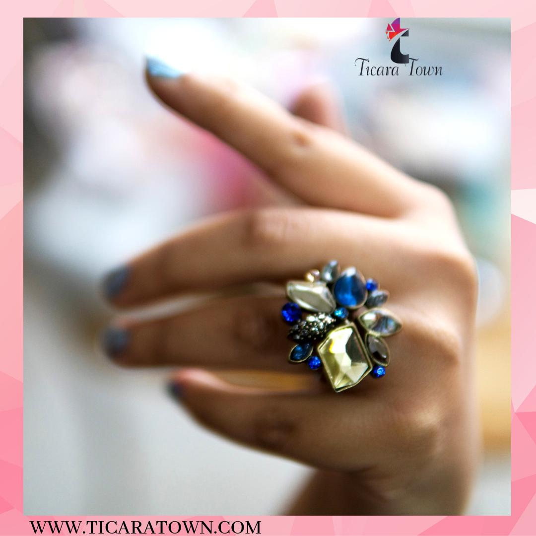 ticaratown's tweet photo. Vintage Style Flower Colorful Rhinestone Ring
What you wear defines your mood.
Agree or not??
.
.
You know what to do if you like it😉
.
.
.
#Ticaratown #Subscriptionbox #Cute #Mood #Photooftheday #Beautiful #Instagood #Loveyourself #Fancyring #Stylishring #Flower #Vintagering https://t.co/OQKR7oHD8i