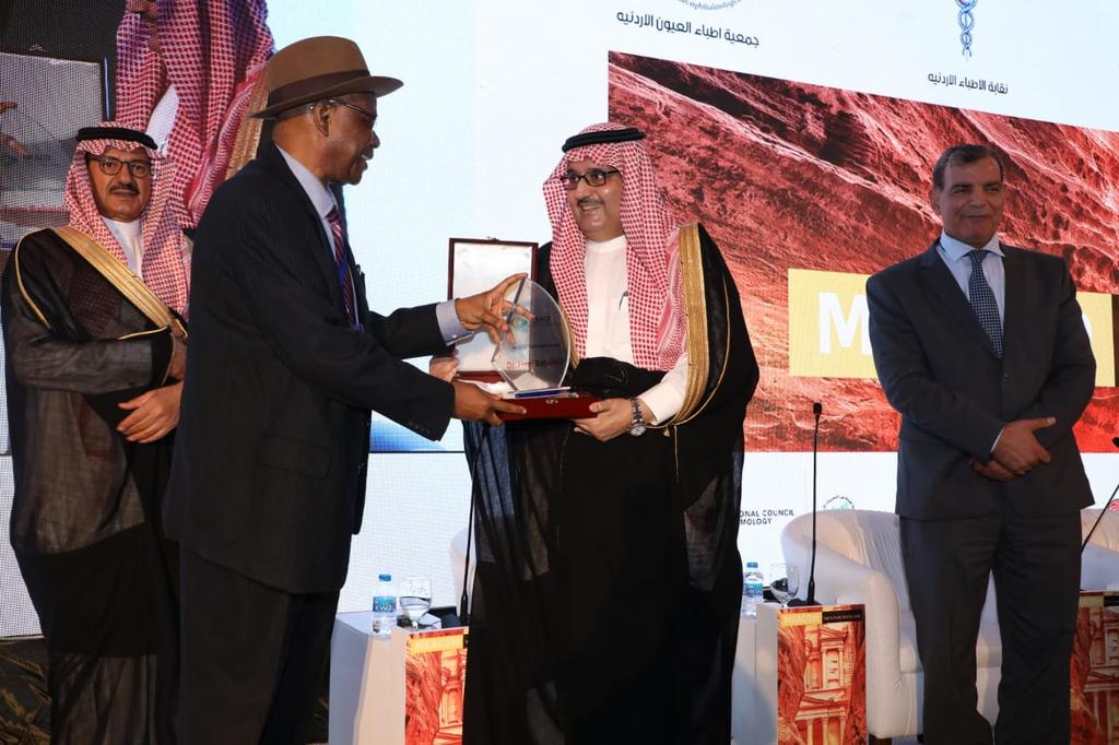 KSAembassyJO's tweet photo. الأمير عبدالعزيز بن أحمد يشهد افتتاح أعمال المؤتمر الدولي الرابع عشر لمجلس الشرق الأوسط و إفريقيا لطب و جراحة العيون ( مياكو) في الأردن. 

https://t.co/GxwRDj6MiK https://t.co/21Zz59G6wr