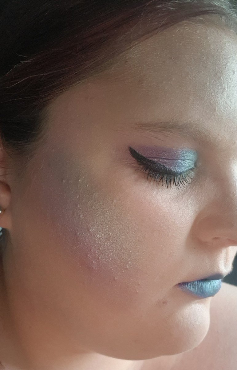 StarTheatrix's tweet photo. Colour combo on point #makeupInternational #oilslick #mermaid #unicorn #technic #bodycollection https://t.co/zQfj3RIab4