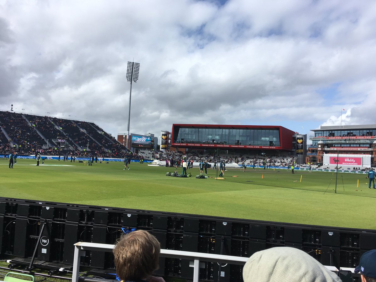 MPJ1664's tweet image. My afternoon view for today, hopefully the rain stays away now. #ENGvsAUS #Ashes #Cricket