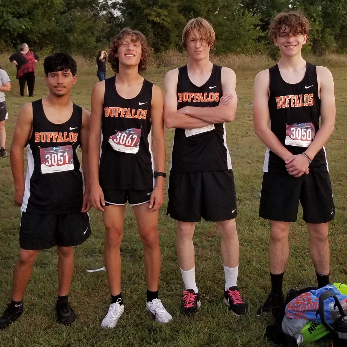HHSCoachMac's tweet image. Varsity Boys running at Ridge #APclasses #varsityband #multisportathletes #doitall #Haltomfamily #Buffsrun @buffalosoccer11 @Coach_JWTucker @HHSBuffNation