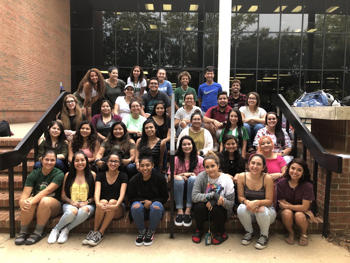 Líderes Avanzando Through College <a href="/USCUpstate/">USC Upstate</a> Gracias <a href="/SMWaldrop/">Susannah Waldrop</a> &amp; WandaC
#LatinxUSCUpstate #USCUPSTATE @MontesoFM &amp; I are proud faculty #mentors <a href="/LLC_Upstate/">LLC Upstate</a> #traducciónuscupstate #FR1011 
unidosus.org/issues/youth/s… <a href="/WeAreUnidosUS/">UnidosUS</a>