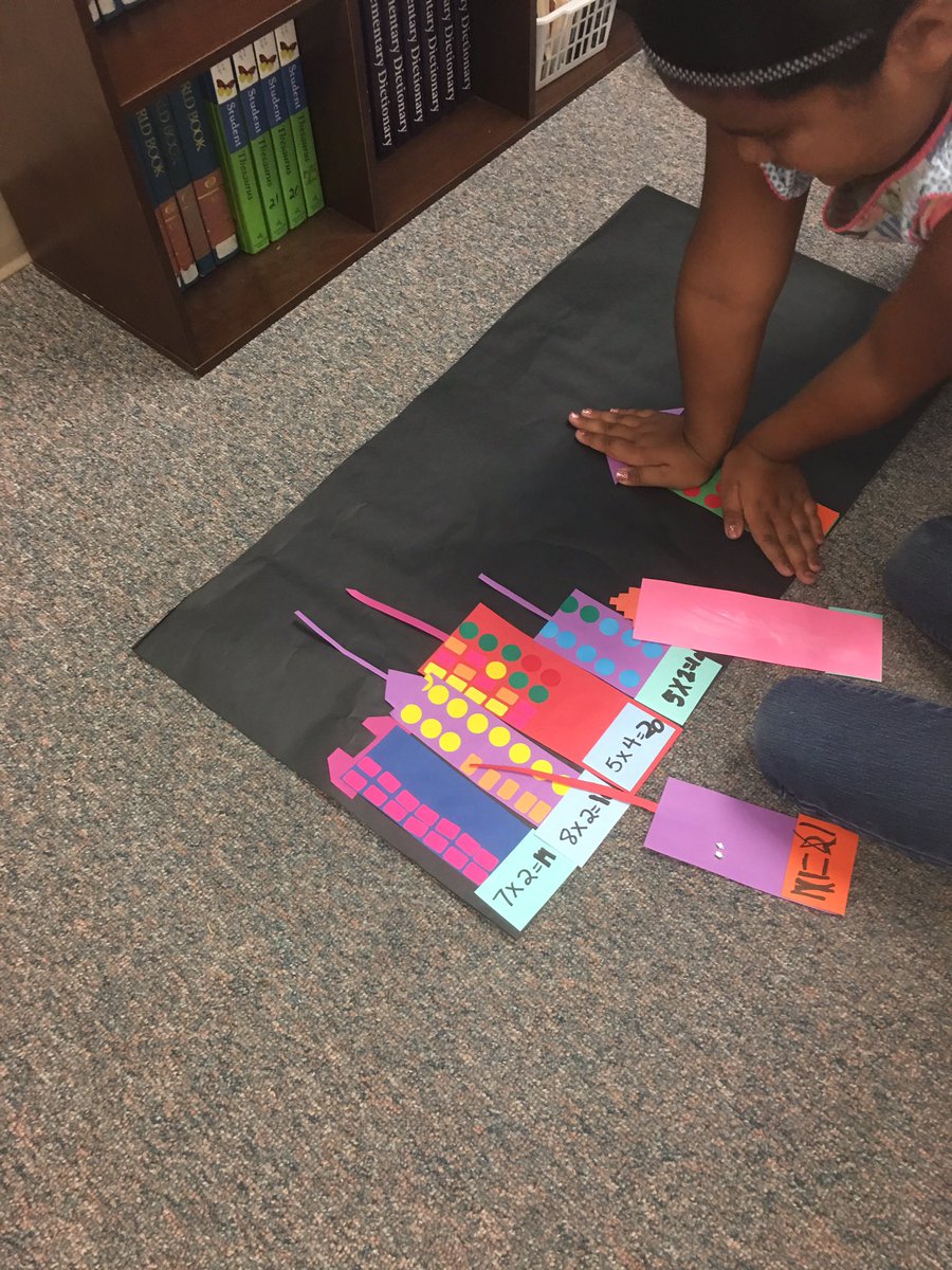 RondaRonnie4's tweet image. We can use arrays to solve multiplication problems! #ronrob4 #TeachCent