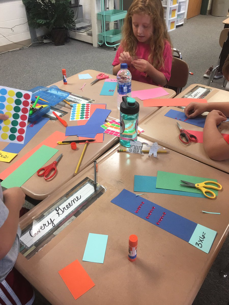 RondaRonnie4's tweet image. We can use arrays to solve multiplication problems! #ronrob4 #TeachCent