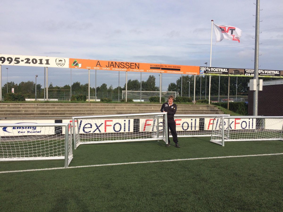 Nieuwe goaltjes voor de jongste jeugd van <a href="/wsv_voetbal/">WSV Apeldoorn</a> , de Worldcup! Mogelijk gemaakt door De club van 100.