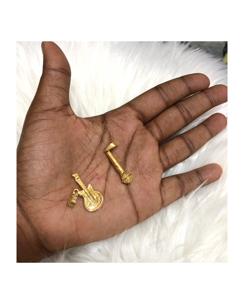 Yaaaay.... TGIfDo you need a pendant for your necklace??? Hit us up!!! Price: 1250 each!! #FridayFeeling  #BBNaija  #BBNaiija