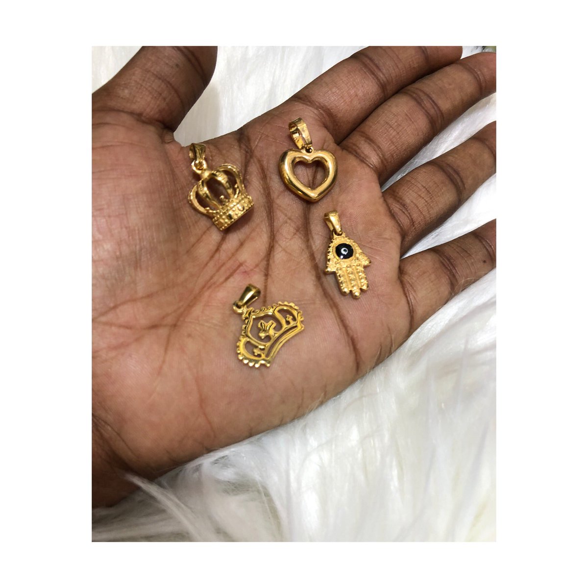 Yaaaay.... TGIfDo you need a pendant for your necklace??? Hit us up!!! Price: 1250 each!! #FridayFeeling  #BBNaija  #BBNaiija