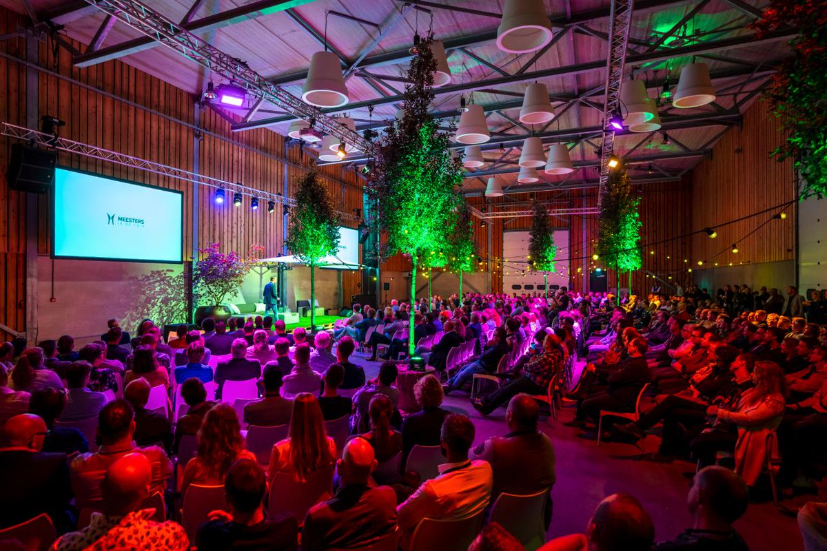 meesterindetuin's tweet image. KAARTVERKOOP GESTART! Het is zover. Donderdag 17 oktober 2019 komt de absolute top van de tuinbranche in de BeNeLux bij elkaar in het Ebben Inspyrium te Cuijk. Ben jij erbij? Vanaf nu kun je jouw persoonlijke toegangskaart registreren via registratie.meestersindetuin.nl