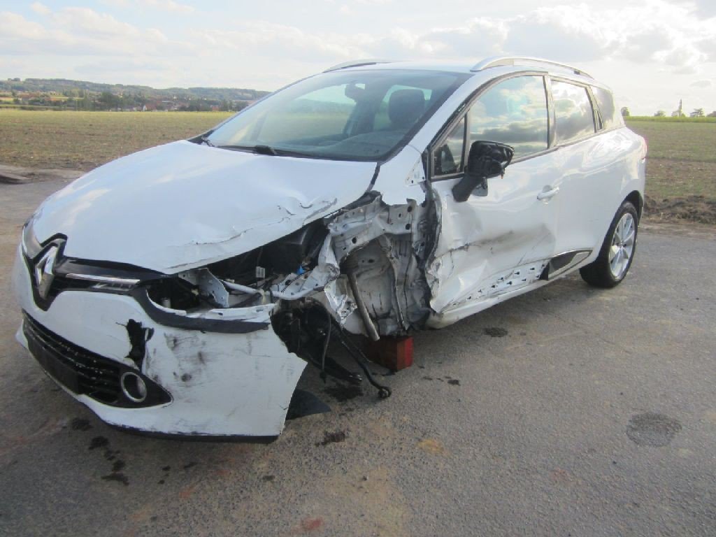 Autos Motos Renault Clio Iv Grandtour 13 Iv Grandtour Li 16 600 Km For More Information Visit T Co R4t1sw4yhy T Co 6p8gwulxa8