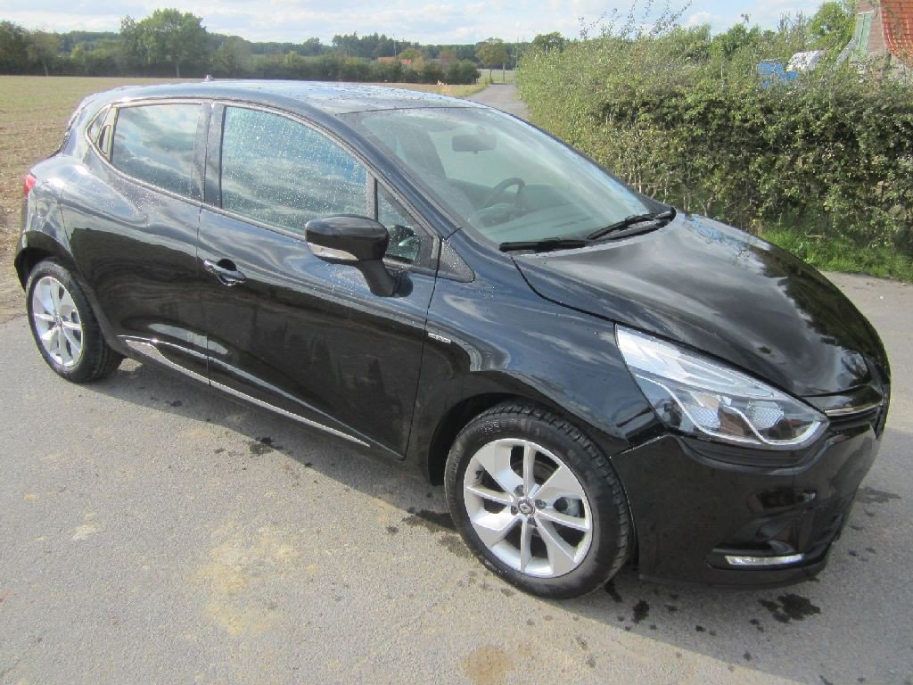 Autos Motos Renault Clio Iv Limited 18 222 Km For More Information Visit T Co Ioyq8yjheq