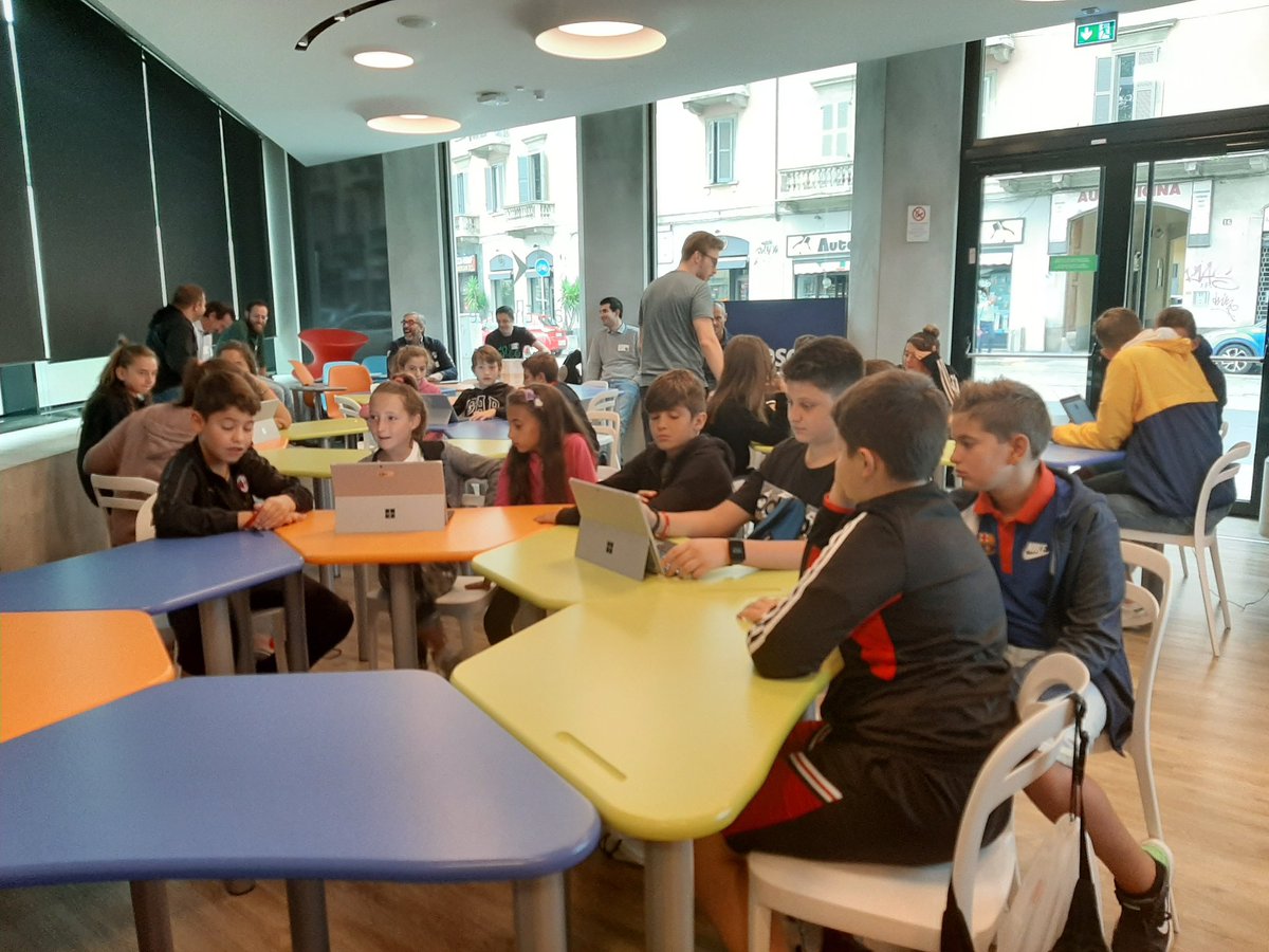 Riprendono le attività presso la #MicrosoftHouse di Milano. #IntelligenzaArtificiale e #AmbizioneItalia protagonisti! <a href="/fmdigitale/">Fond. Mondo Digitale</a> <a href="/microsoftitalia/">Microsoft Italia</a>