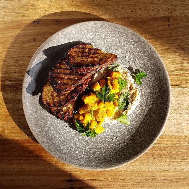 Neighbourhood Wine tweet media