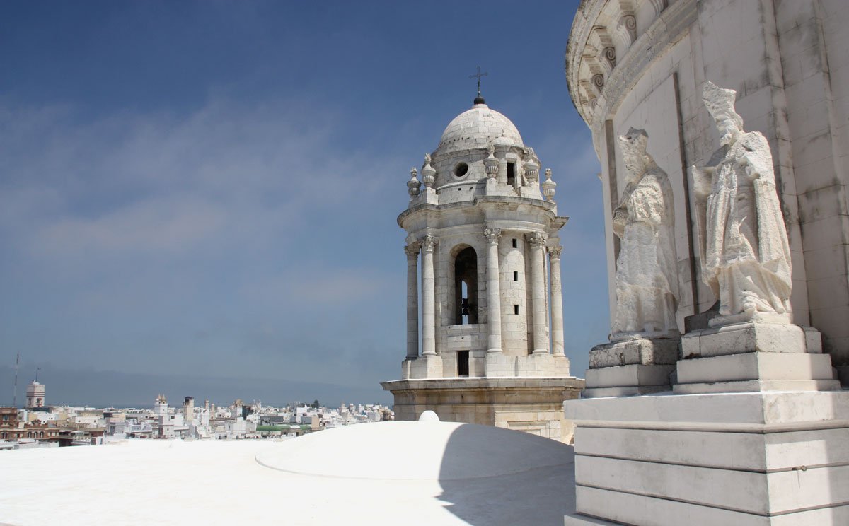 A partir de las 13.30 horas retomamos la programación religiosa en #ElEspejo <a href="/COPECadiz/">COPE Cádiz</a>. Hablaremos de <a href="/CadizCatedral/">Catedral de Cádiz</a> con motivo de la festividad de la Exaltación de la Santa Cruz. Escúchanos en el 102.0 F.M. y cope.es/directos/cadiz