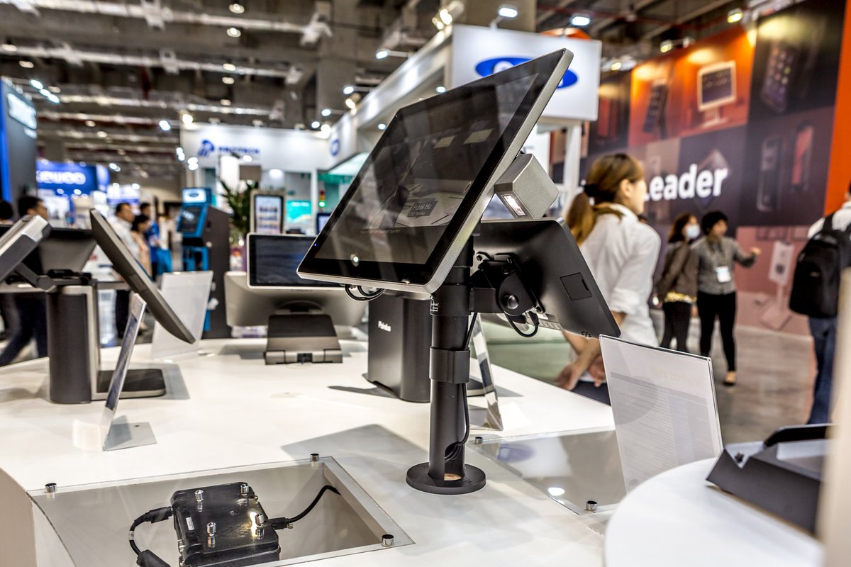 Poindus_POS's tweet photo. Pole Mounting your #VariPOS is a great way to deploy your #POS in space restricted environments. Combined with our #VariIO Advanced I/O Box you can take hidden cable management to the next level!
#Poindus #VariPOS #POS #PointOfSale #Retail #Hospitality #PoleMount #Pole https://t.co/abUN75NWYJ