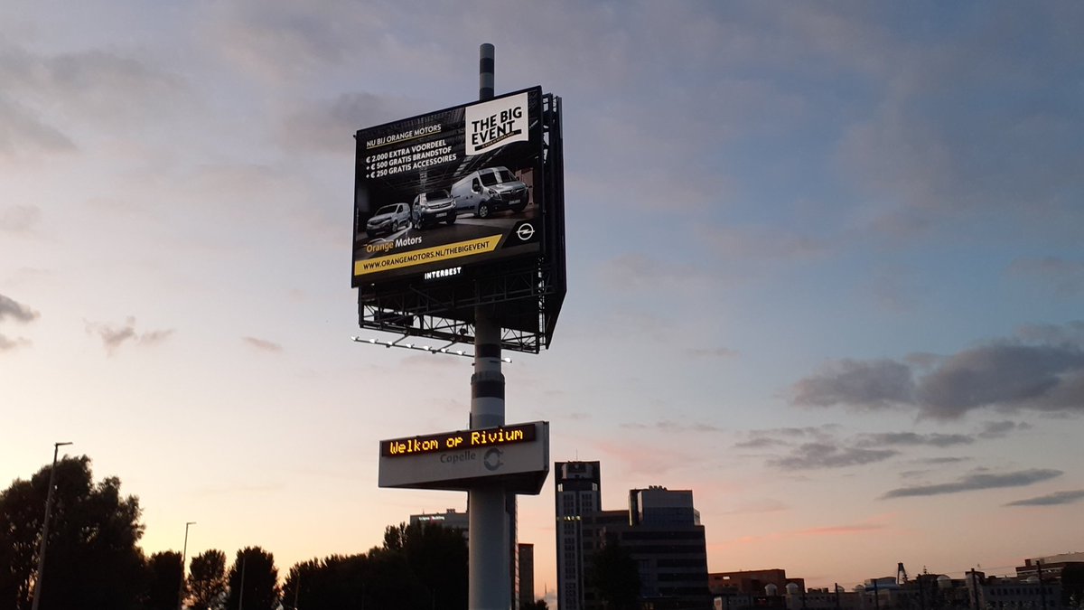 Heeft u dit billboard al gezien bij de Van Brienenoordbrug? The Big Event gaat weer van start en dat betekent ongekend veel voordeel, ook voor Opel Bedrijfswagens. Bereken nu de inruilwaarde van uw huidige auto 🚗 via onze website ➡ orangemotors.nl/the-big-event