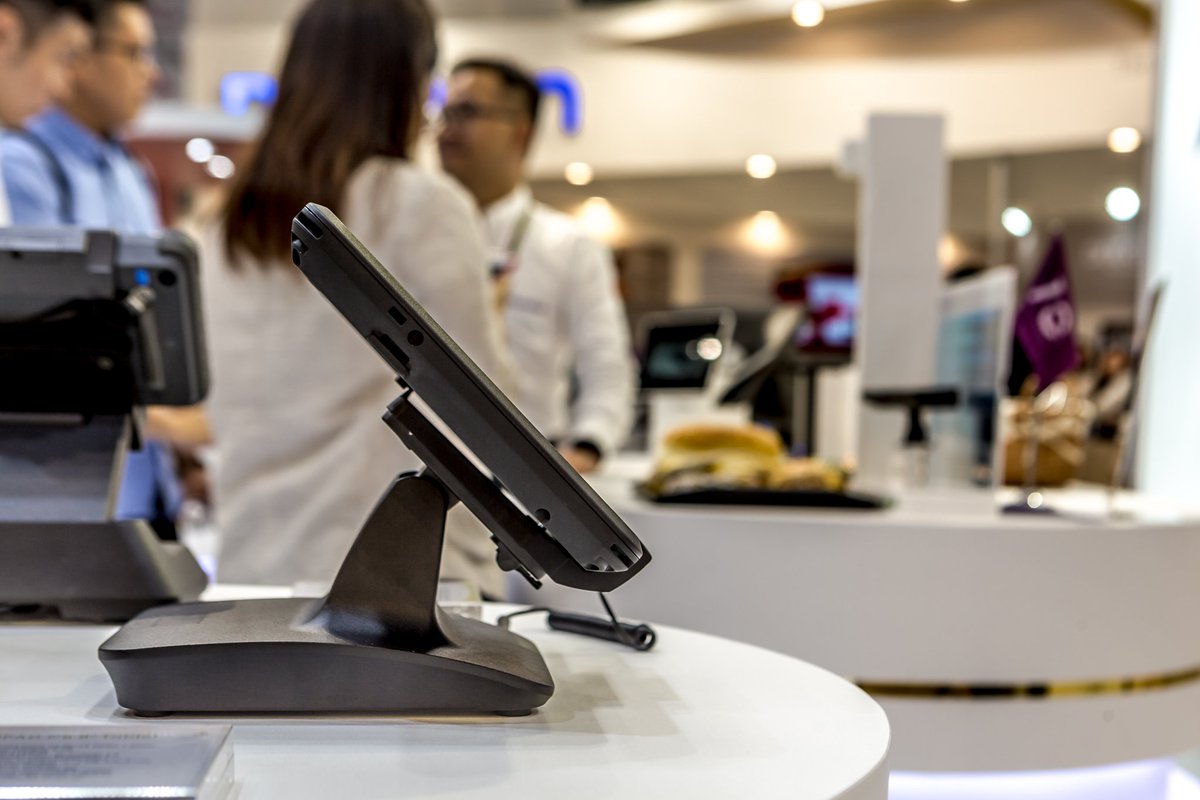 Poindus_POS's tweet photo. #Poindus Enterprise Mobility solutions allows your workforce to take the technology to the shop floor & engage the customer directly
#VariPOS #POS #PointOfSale #Retail #Hospitality #Mobility #Kassensysteme #TPV #POSkassen #pointdevente #EnterpriseMobility #VariPAD #Rugged https://t.co/jApGiQbUfe