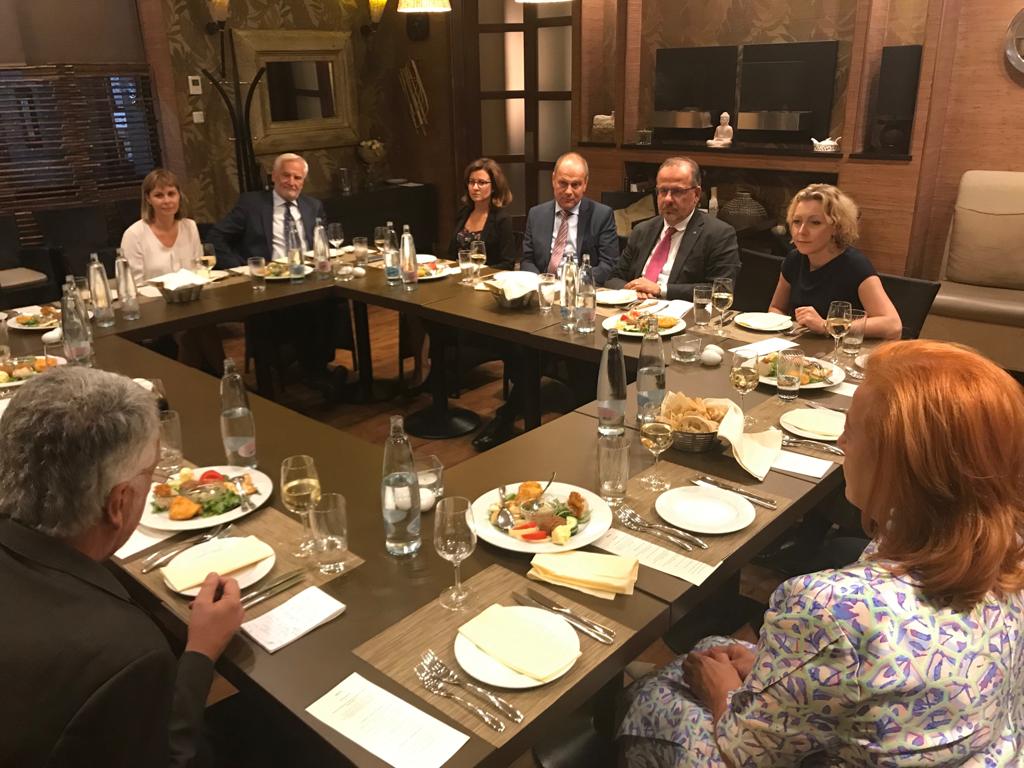 EESC_President's tweet photo. #BorderandPeace: Thank you Commissioner @TNavracsicsEU, Professor @PeteraBod, Mr Lichtenberg & 🇭🇺 @EU_EESC members for a very interesting exchange on the #1989 events & their impact on our European identity. Indeed, through remembering our past, we can create a peaceful future. https://t.co/QU9OWu7clW