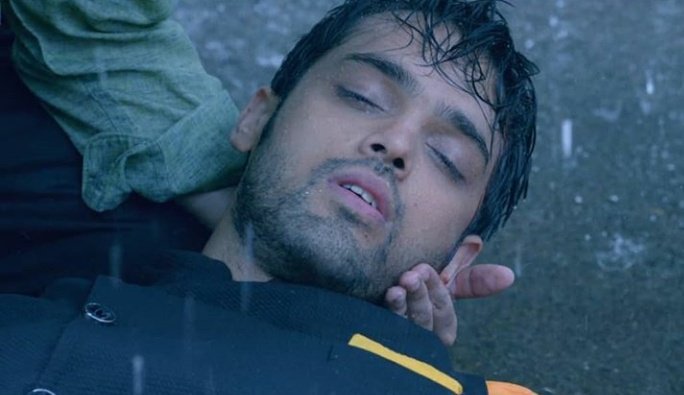 Nimmi99949212's tweet photo. Can't see him like this 
#AnuragBasu #ParthSamthaanWinningHearts #ParthSamthaan 
#parthains #KasautiiZindagiiKay2 https://t.co/4mvWMWwtTS