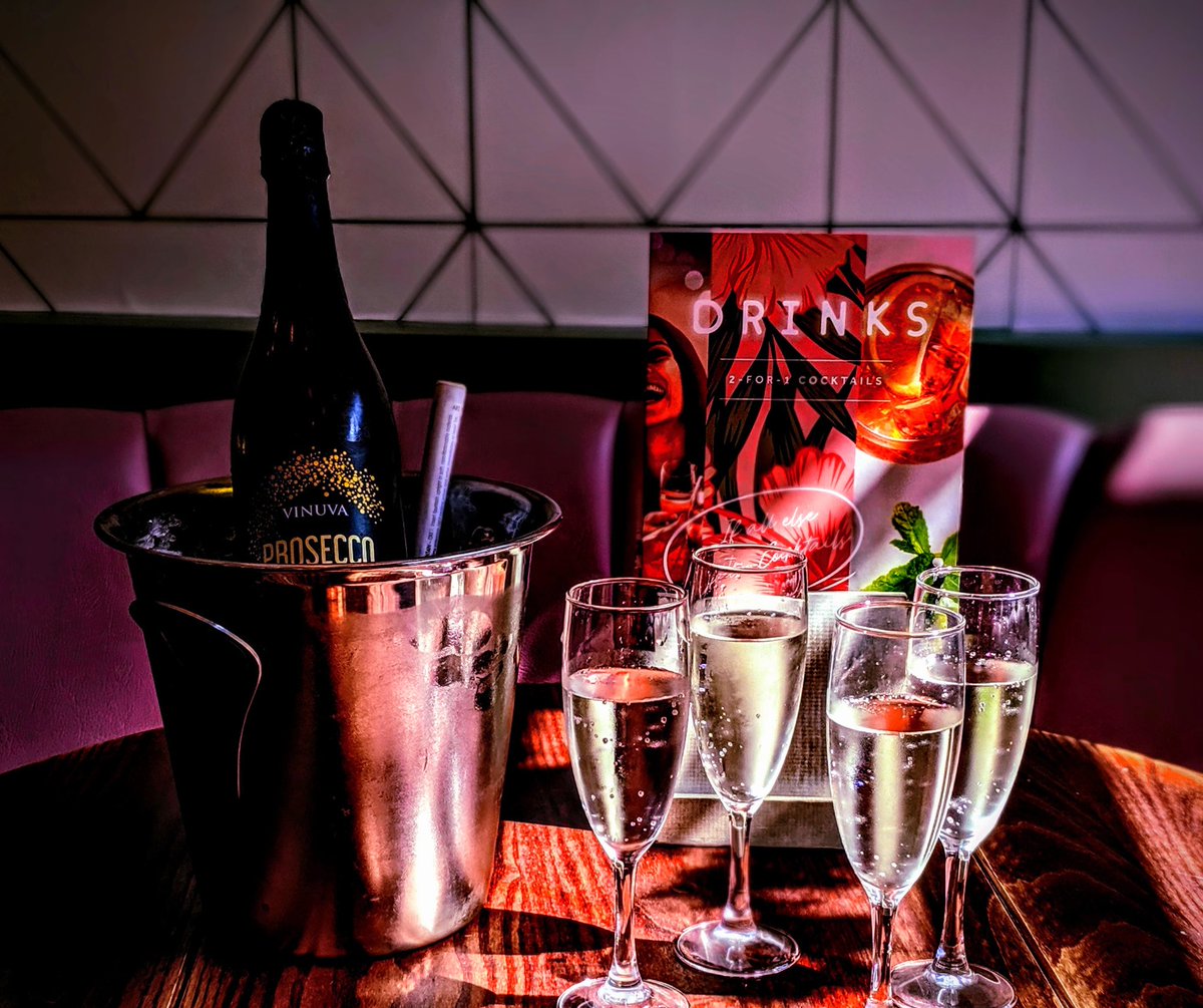It's Fizz Friday! Pick up a delicious bottle of Vinuva for just £13 untill 10pm 🍾🍾🍾🍾🍾🍾🍾