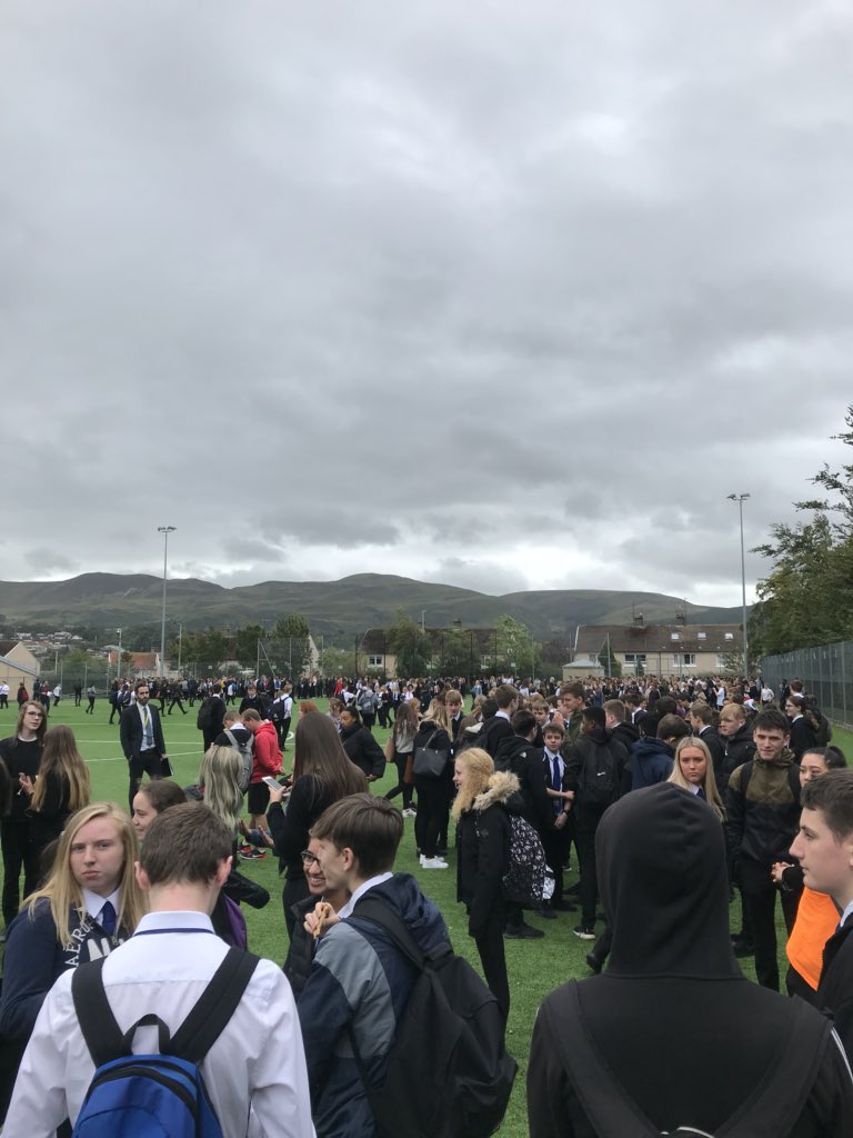 FirrhillSenior's tweet photo. #Section0 out in full force before today’s game.🇬🇧 https://t.co/BmnzZrpKYg