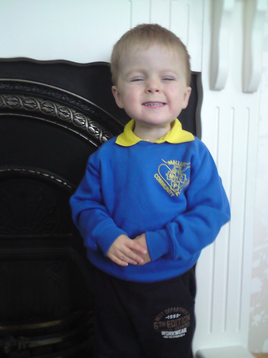 Wee_Oscar's tweet photo. If you can't attend our golf day but would like to make a small donation  please text OSCAR to 70660 to donate £3. Or eg 'OSCAR  £10' to donate £10.

All proceeds to children's cancer research!

Thank you!!! #OscarKnoxCup 🏌⛳💙💛 https://t.co/NovLcRb8nq