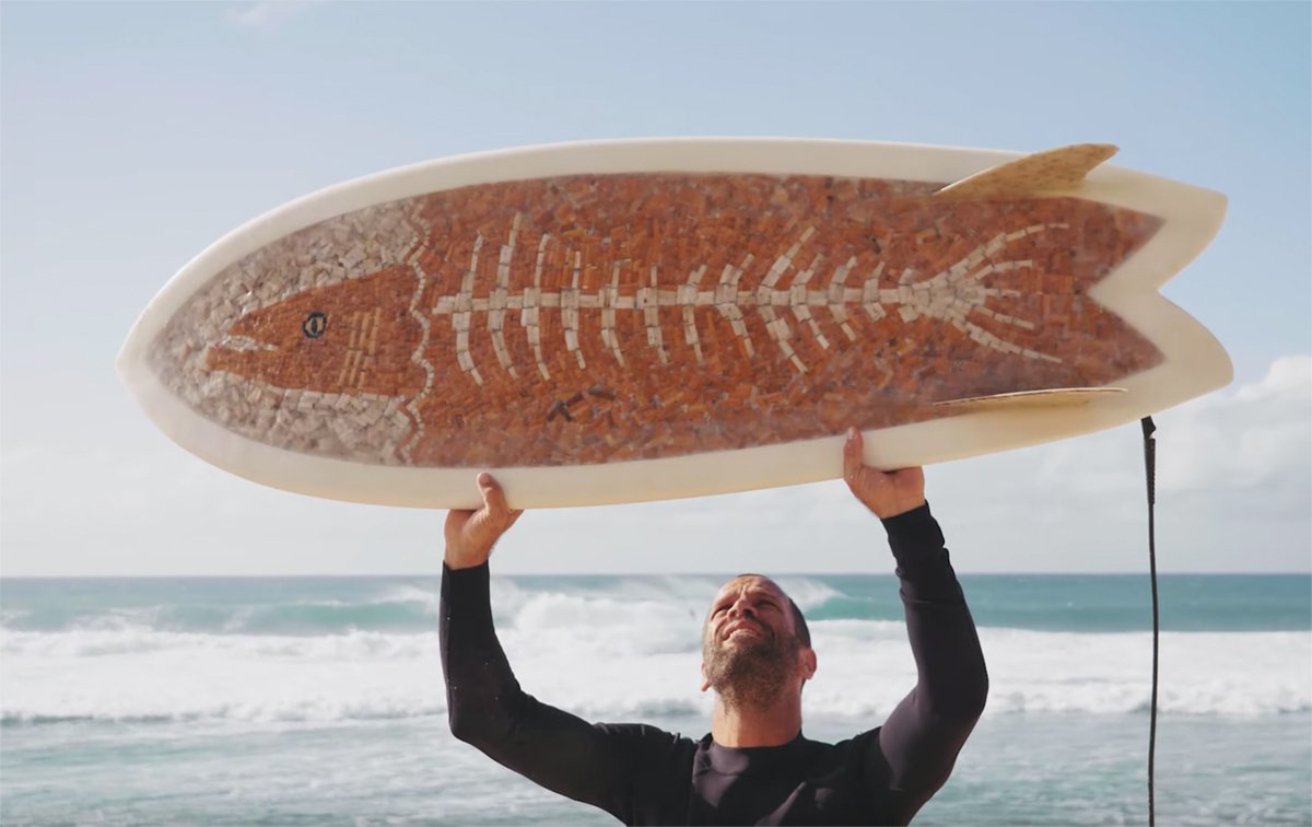 CarveMag's tweet photo. Jack Johnson &amp; the Cigarette Surfboard, check out the interview we did with the makers.
https://t.co/fxm3WFSQFM https://t.co/4HKVYA8Xs2