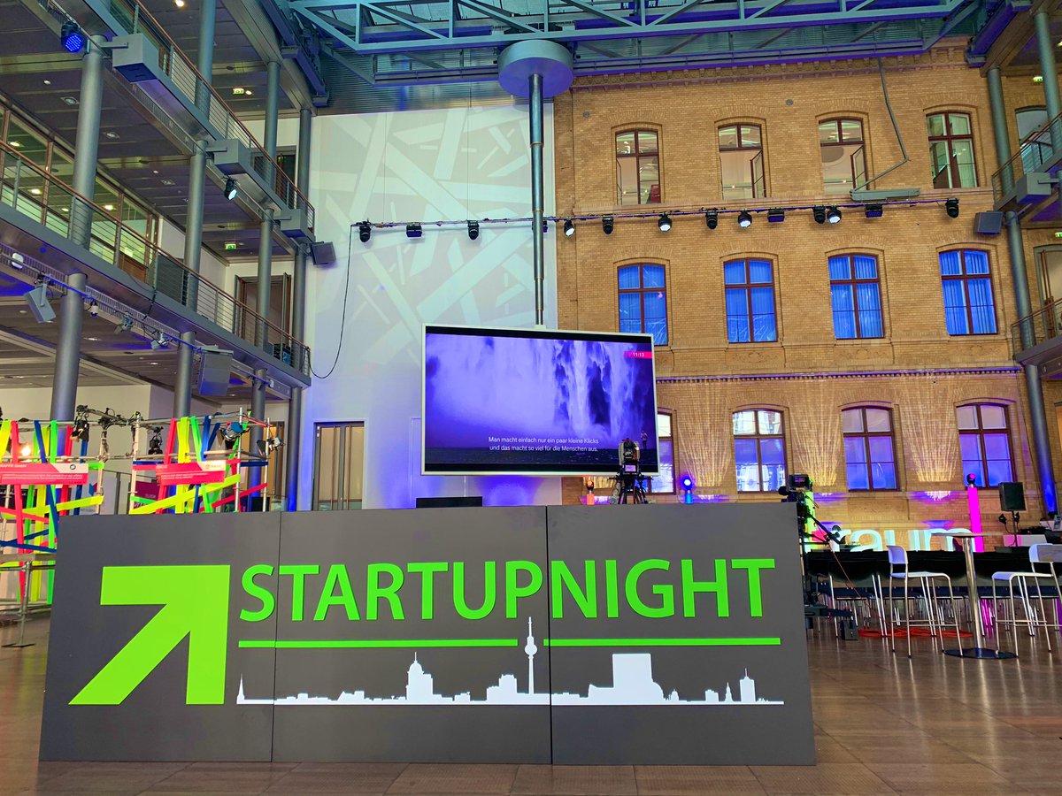 In ein paar Stunden geht’s los! In der #Telekom Haupstadtrepräsentanz wird noch fleißig aufgebaut, deswegen nur ein kleiner Sneak Peak von mir. Seid ihr heute Abend auch am Start bei der #SUN19?😎 #telekomwall #hubraum #startupnight