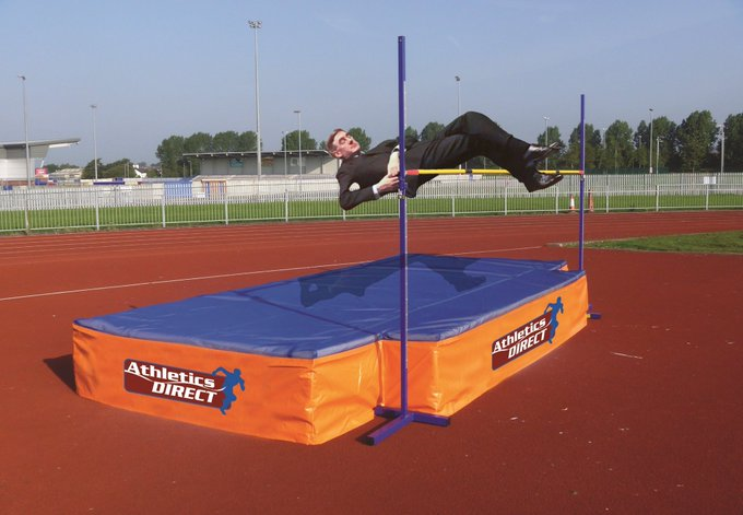 NickyRu58913832's tweet photo. Is volunteering a leap into the unknown? Would you like to be more active in your local community? #ThisCommunityCan is tackling rural isolation across Suffolk with volunteer-led activities so get involved this autumn.  Gardening, walking, netball and more- throw yourself in! https://t.co/CuybOJMhm0