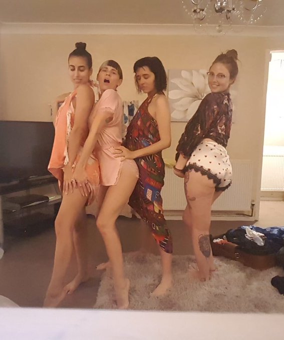 Too many great pictures were taken over on our girly holiday i just had to share again 🎉🤤 #margate https://t<a href="/tag/margate"class="tags"><span>#margate</span></a>