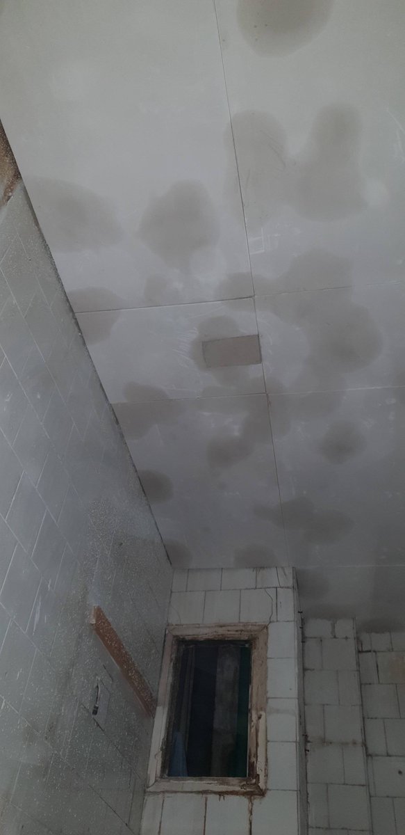 Refuerzo estructural en planta baja #València. Rehabilitación mediante perfiles metálicos, ignifugación y acabado falso techo escayola. #refuerzo #estructura #perfilesmetalicos #rehabilitación