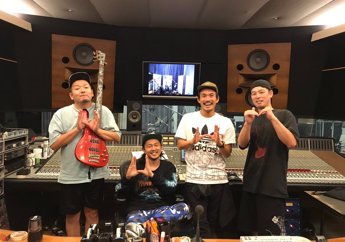 Flow On Twitter 解禁 Take作詞作曲 10 2発売の内田真礼さんal You Are Here 収録 波乗りキャリーオン に Gots もベース演奏で参加 Recメンバー ギターkubotyさん Totalfat ドラムkentaさん Spyair ベースgot S Flow 豪華コラボ実現 Flow