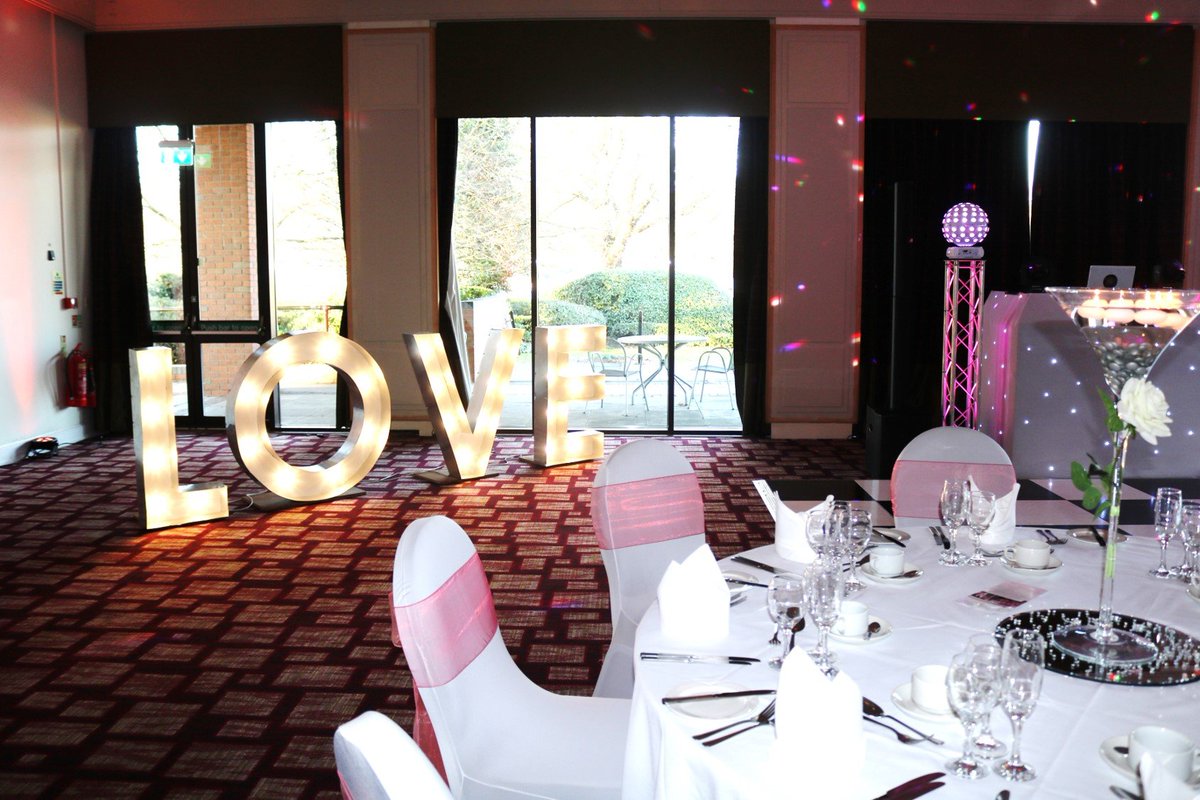 Crowne Plaza Reading tweet media