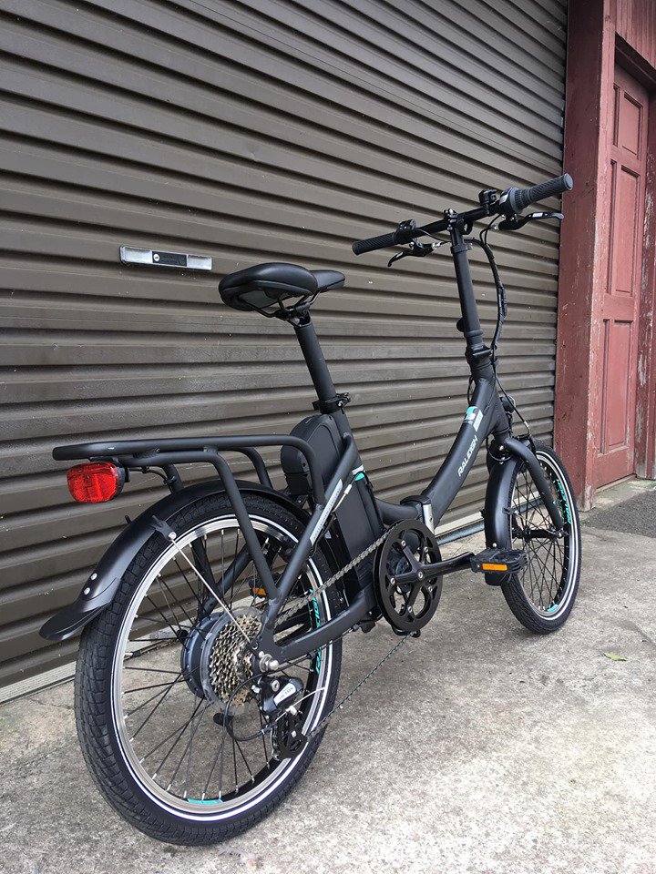 HardieBikes's tweet photo. #freshgoodsfriday with the @RaleighBikes_UK Stow-E-Way folding electric bike, a great commuter, fun ride with a great low step for confidence inspiring riding and adjustability to fit about everyone.
#cycling #electricbike #commuter #foldingbike #raleigh https://t.co/V9U9F2r8xJ
