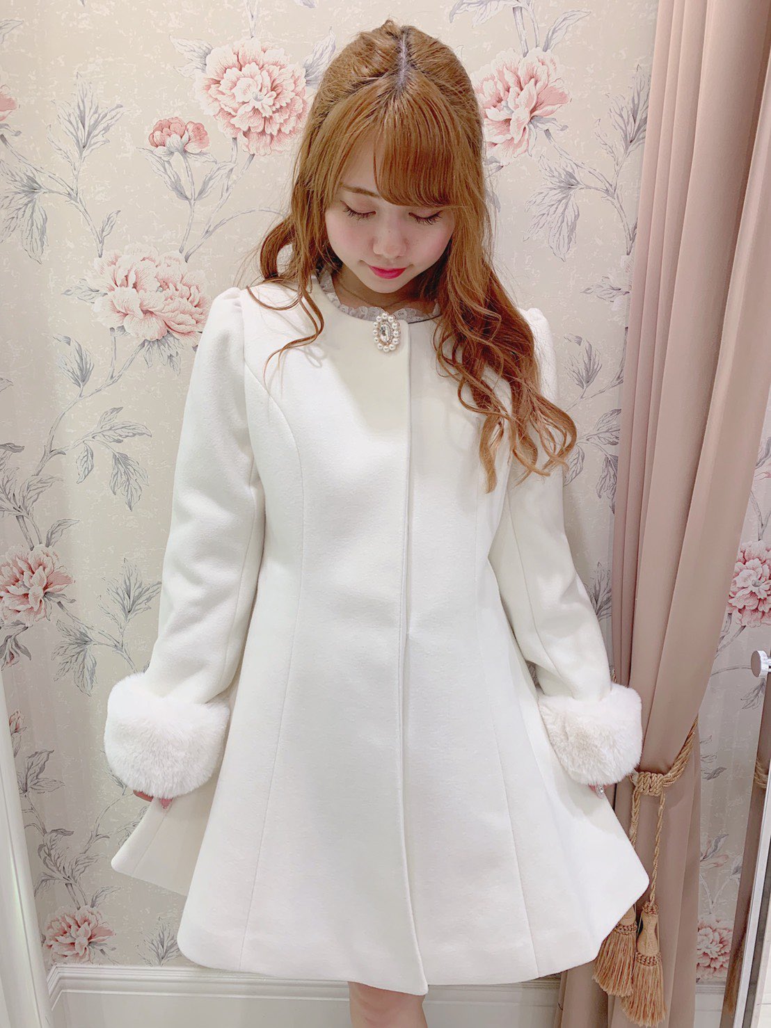 Evelyn 在 Twitter 上 19 Winter Collection インスタグラマーコーデ オリジナルビジュー Aラインコート Tax Ow Pi Pbe Bk オリジナルの取り外し可能なビジュー ファーは取り外し可能です シルエットがすごく綺麗で 大人っぽいaラインが