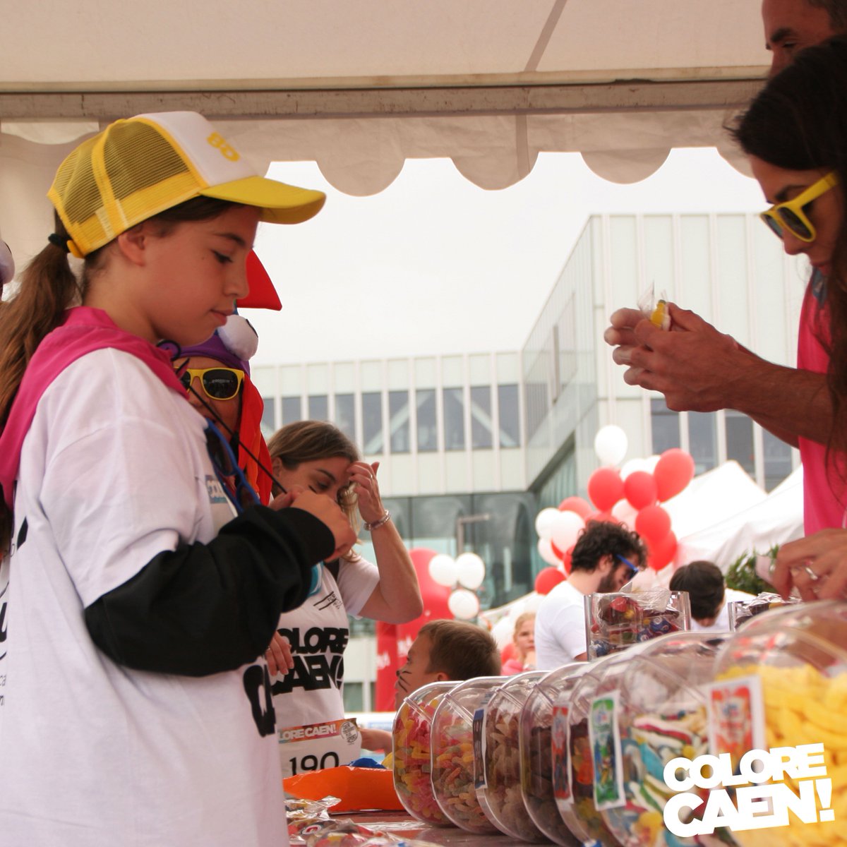 ColoreCaen's tweet photo. // PARTENAIRE //

La Colore Caen pense à vos dents et vous donne rendez-vous au bar à bonbons U, pour les petits et les grands gourmands 🍡🍭🍬

Merci qui ? Merci Super U HEROUVILLE ST CLAIR , Super U ST CONTEST et Super U Ifs
#coloreCaen #systemeU #partenaire #candy #bonbons https://t.co/YQ12My1dTk