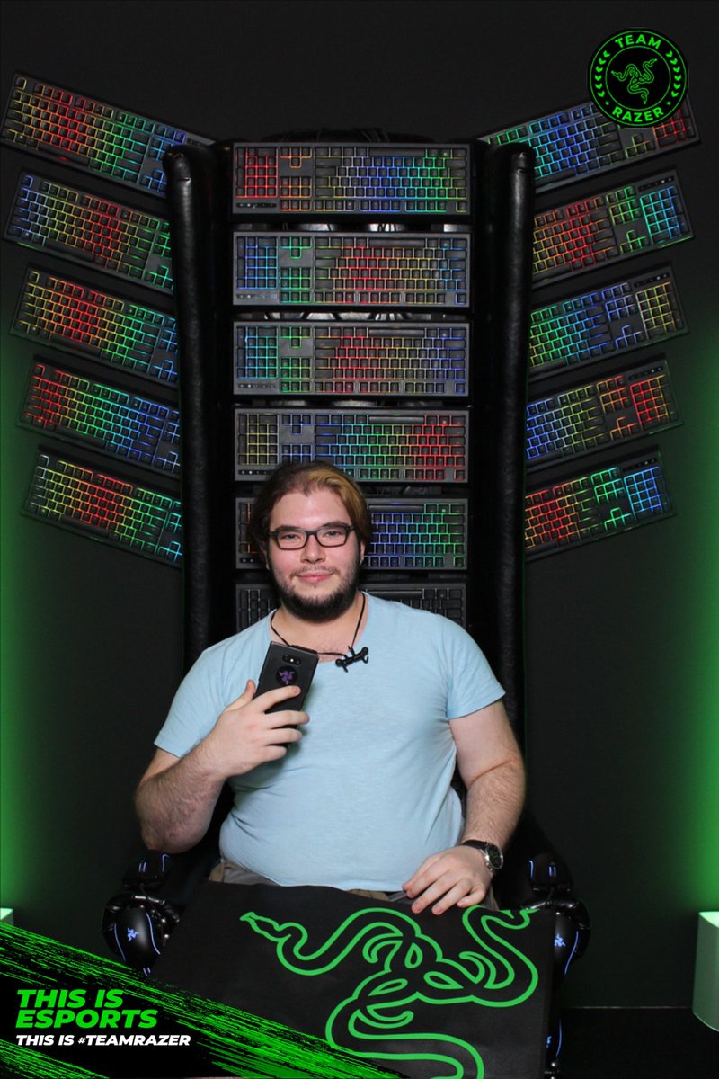 alkanco's tweet photo. #TeamRazer https://t.co/UyvEBA89Iz