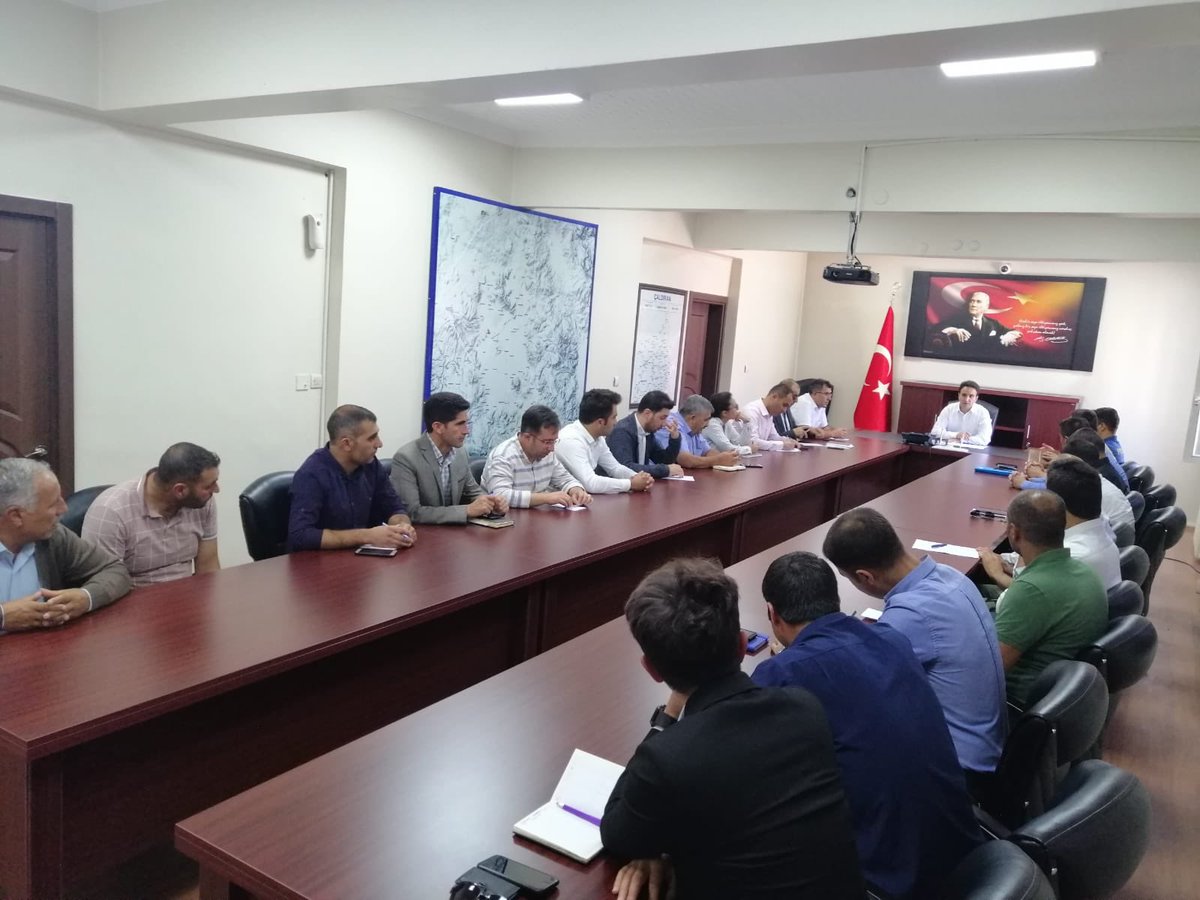 2019-2020 Eğitim Öğretim yılı Okul Güvenliği toplantısı, Kaymakamımız <a href="/tekindundar/">Tekin Dündar</a> başkanlığında ve diğer paydaş kurumların katılımıyla Kaymakamlık toplantı salonunda gerçekleştirildi.