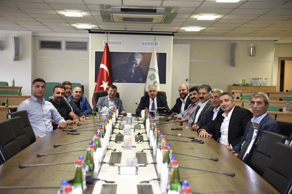 urfaarena's tweet photo. Cevheri, sulama talebi için DSİ Müdürüne gitti
https://t.co/9dS7mZTbJ0
#UrfaArena #Cevheri #Şanlıurfa #Haber
@malicevheri https://t.co/gLnLcTfLYt