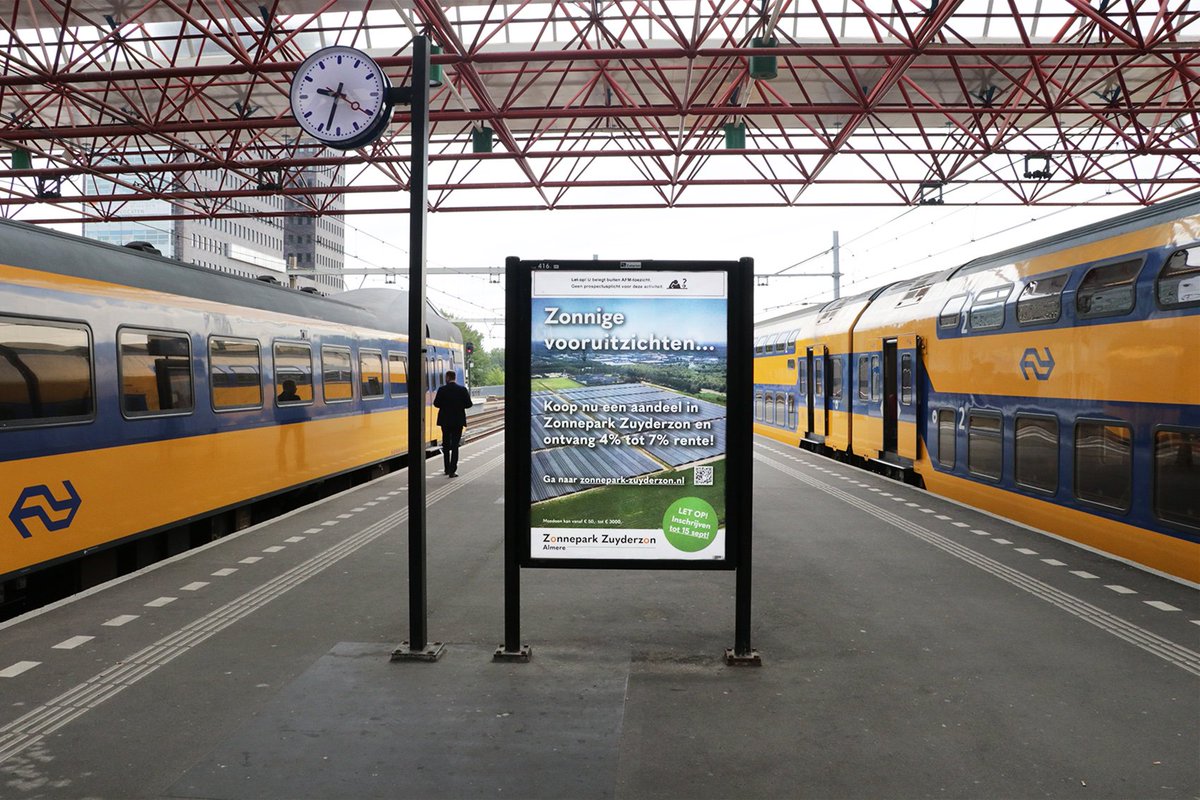 zuyderzon's tweet photo. Misschien hebben jullie onze abri-campagne al gezien, deze week in het straatbeeld door heel Flevoland. Nog tot 15 september kan je meedoen met participeren in ons zonnepark. Ga daarom nu snel naar https://t.co/ki4LqL8my4 https://t.co/qhumgIvoRG