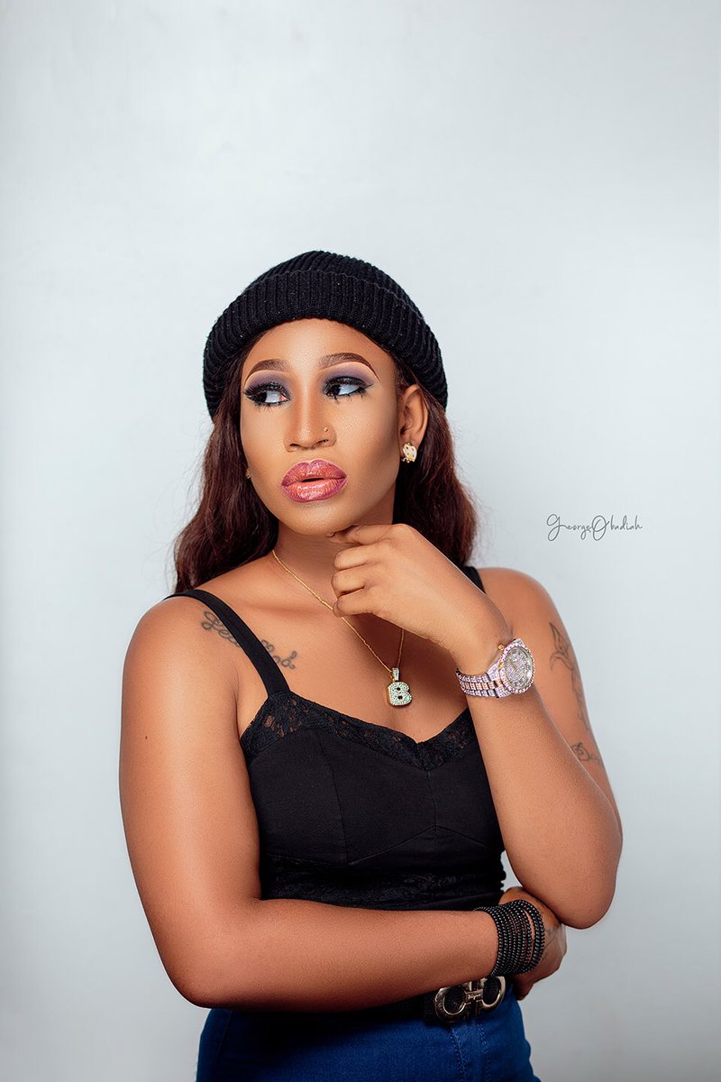 igeorgeobadiah's tweet photo. The beauty of a woman must be seen from in her eyes, because that is the doorway to her heart, the place where love resides.

Studio space 
Asst : @sandra_signs 
#georgeobadiah 
#georgeobadiahportrait 
#lagos #lagosgirl #bayelsa 
#bayelsagirl #model #makeup 
#eye #fashion https://t.co/TK75zXqJJU