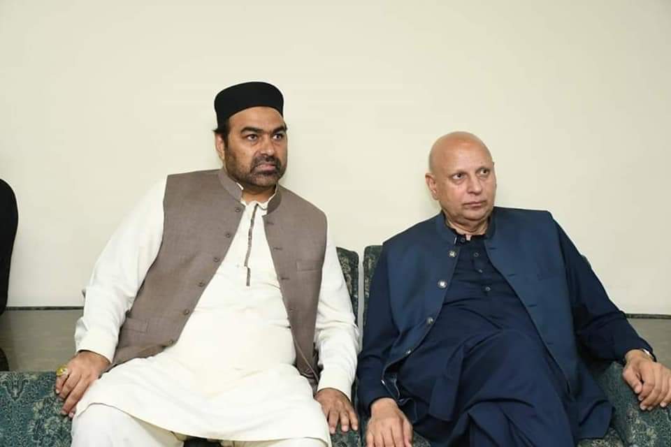 ikupdates's tweet photo. گورنر پنجاب چوہدری محمد سرور کی داتا دربار شریف میں آمد, جناب نذیر احمد چوہان ایم پی اے پارلیمانی سیکرٹری پنجاب و چیرمین داتا دربار مزہبی امور کمیٹی سے ملاقات, چیرمین مقرر ہونے پر مبارکباد دی اور دیگر امور پر تبادلہ خیال کیا گیا...
@ChMSarwar 
@TeamSarwar 
@haroons_PTI https://t.co/Cd7OUXo6Pd