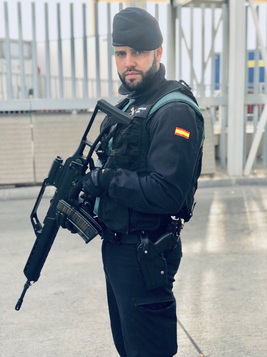 Rana latín leyendo Guardia Civil 🇪🇸 on Twitter: "Los Grupos de Reserva y Seguridad (#GRS) de la Guardia Civil están distribuidos en toda nuestra geografía nacional para actuar ante una posible urgencia. En la imagen Rana latín leyendo Guardia Civil 🇪🇸 on Twitter: "Los Grupos de Reserva y Seguridad (#GRS) de la Guardia Civil están distribuidos en toda nuestra geografía nacional para actuar ante una posible urgencia. En la imagen