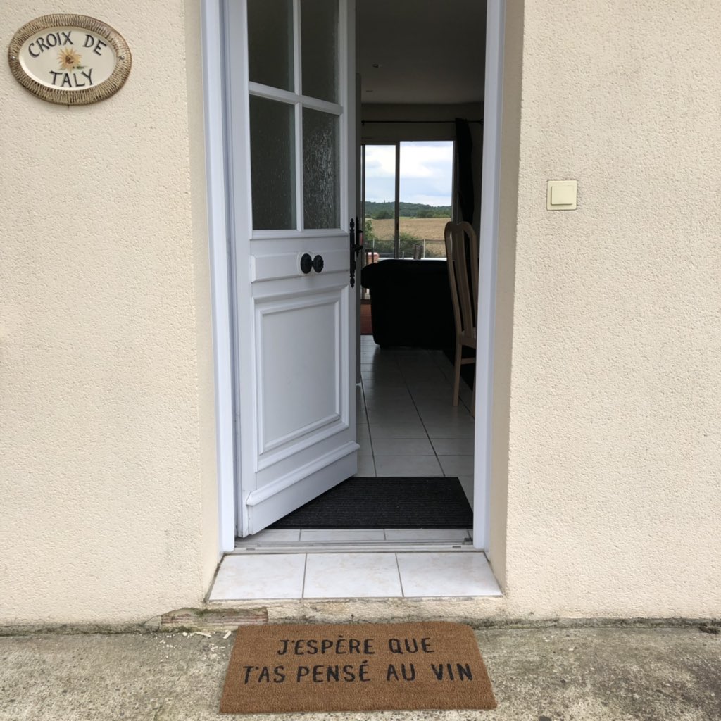nadinemcc's tweet photo. @domainejones @NicStricSmith Here it is at its new home!! Not that near Tuchan @domainejones near Bergerac! https://t.co/wTdt8wauXo